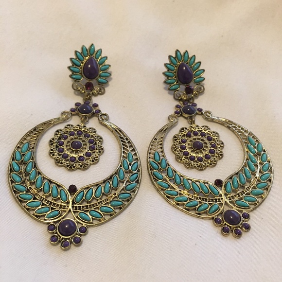 Earrings - Picture 1 of 2